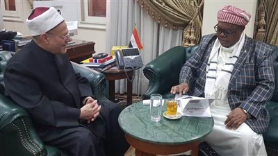 مفتي الجمهورية يستقبل سفير بوروندي لبحث تعزيز التعاون وتدريب المفتين من بوروندي