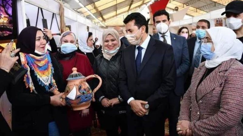 وزير الرياضة خلال