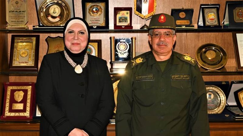 وزيرة التجارة تبحث