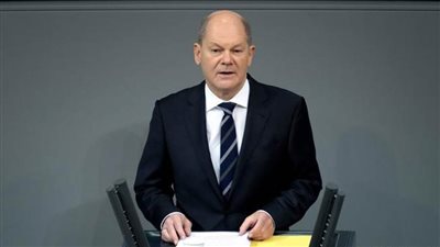 المستشار الألماني يحذر روسيا من مواجهة عقوبات غربية فورية إذا غزت أوكرانيا