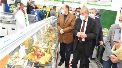 وزير التموين يفتتح مكتب سجل تجاري مميز بمقر الغرفة التجارية بمحافظة الأقصر