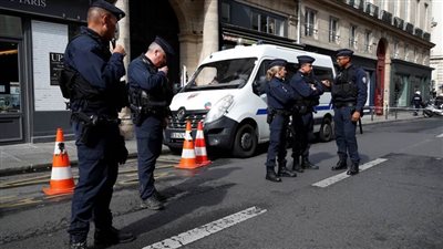 مقتل شخص في هجوم مسلح استهدف أفراد الشرطة في باريس