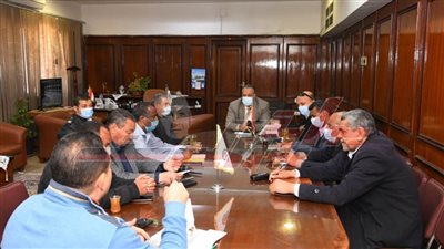 محافظ قنا يكلف السكرتير العام التجهيز للاحتفال بالعيد القومى