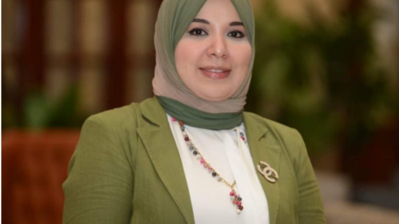 الدكتورة دينا هلالي