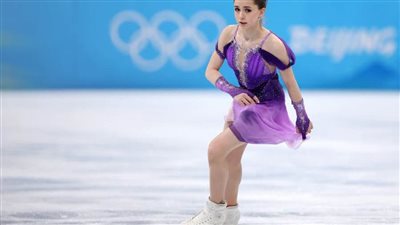   فالييفا تبكي وسط تصفيق حار من المشجعين 