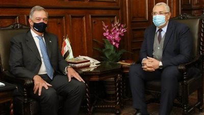وزير الزراعة يبحث مع نظيره الأوروجوياني التعاون في الإنتاج الزراعي والحيواني