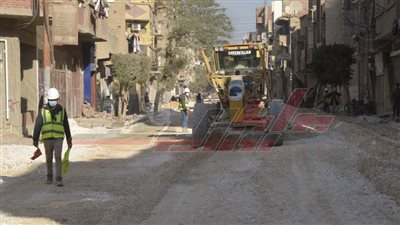 تمهيد الشوارع والطرق ورش المصارف ورفع مخلفات الترع بكفر الشيخ