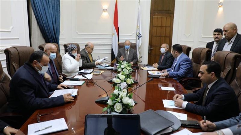 محافظ القاهرة خلال