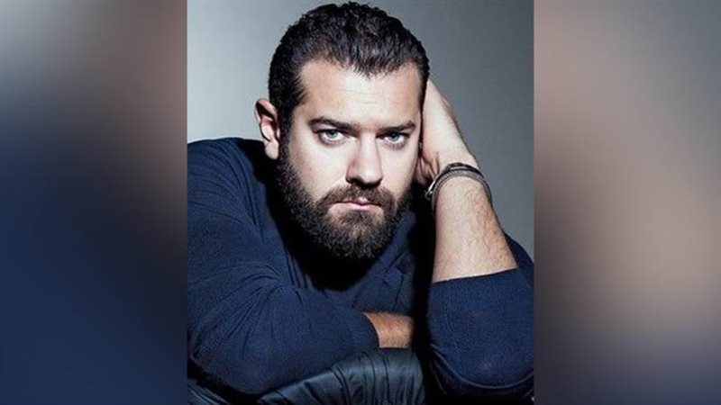 الفنان عمرو يوسف