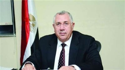 وزير الزراعة يبحث مع وفد المجلس الاقتصادي العربي الإفريقي فرص الاستثمار الزراعي بمصر