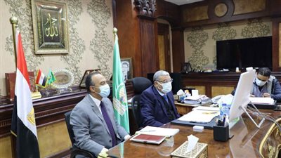 محافظ المنيا في اجتماع مجلس المحافظين عبر تقنية الفيديو كونفرانس: تطوير منظومة المتغيرات بالشكل اللائق
