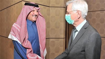 سفير السعودية في مصر يستقبل السفير الفرنسي 