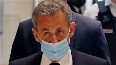 الرئيس الفرنسي السابق يزور معبدي أبوسمبل 