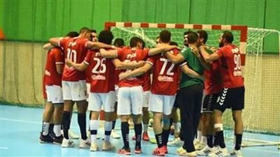 الأهلي يفوز على سبورتنج 37-35 في دوري كرة اليد