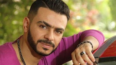 فيديو.. الفنان كريم الحسيني يحوّل سيارته لمحل بيع مشروبات