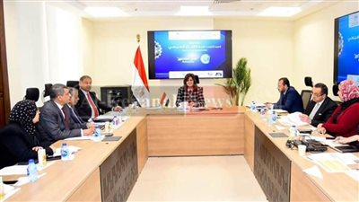 وزيرة الهجرة تعقد اجتماعا باللجنة المنظمة لمؤتمر 