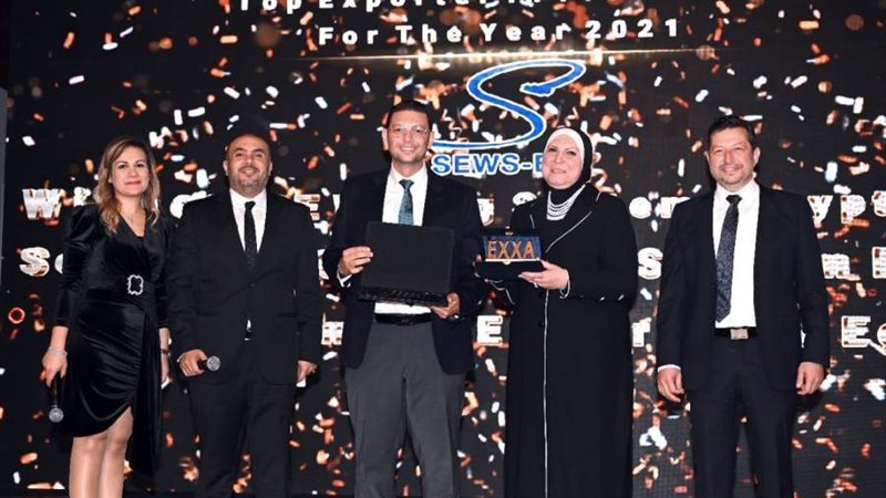 وزيرة التجارة تشهد