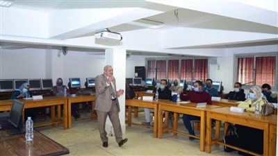 جامعة سوهاج تختتم برنامجها التدريبي عن التحليل الإحصائي في البحث العلمي