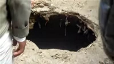 هبوط أرضي بشارع بسبب التنقيب عن الآثار بمنزل في قليوب