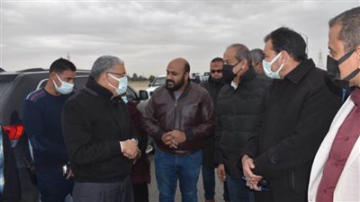 للتأكد من جاهزيته لاستقبال مياه الأمطار.. محافظ المنيا يتفقد مخر سيل أولاد يونس