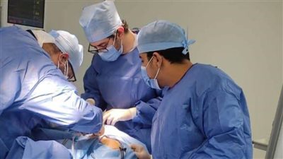 استئصال ورم بالمخ لمريضة دون تدخل جراحي تقليدي بالمجمع الطبي بالإسماعيلية