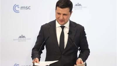   رئيس أوكرانيا يبدي استعداد بلاده للحوار والدفاع عن نفسها