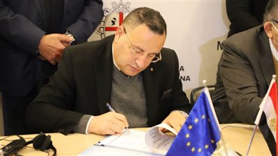 توقيع عقود حاضنة ابتكارات تربوية وتكنولوجيا بين جامعة الإسكندرية والبحث العلمي والتكنولوجيا 