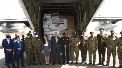 المتحدث العسكري: بتوجيهات من الرئيس السيسي.. مصر ترسل شحنات طبية إهداء للشعب السوداني  