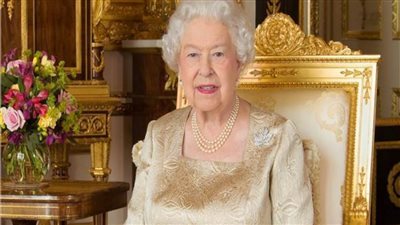 إصابة الملكة البريطانية إِلِيزَابِيث الثَّانِية بفيروس كورونا المستجد