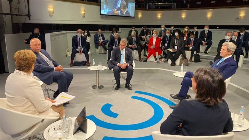 جلسة حول الدبلوماسية