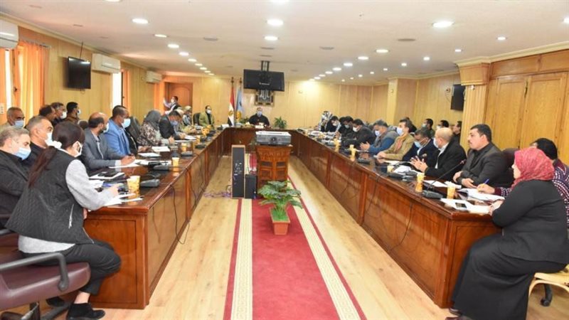 محافظ أسيوط يتابع