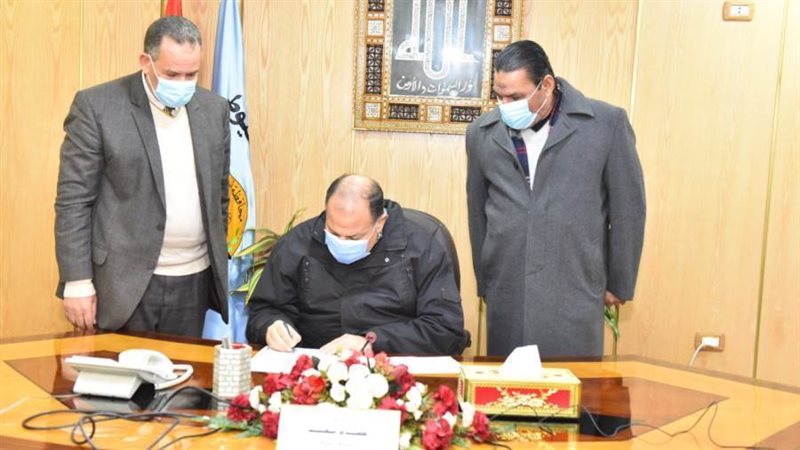 محافظ أسيوط يعتمد