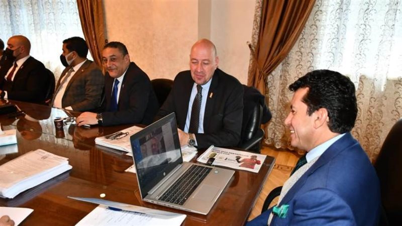 وزير الرياضة والمهندس