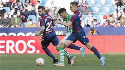 ريال بيتيس يفوز على مايوركا 2-1 في الدوري الإسباني