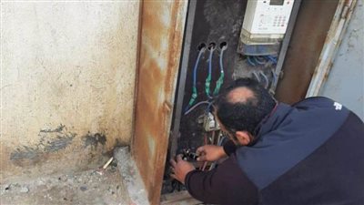 رئيس حي غرب يتابع أعمال رفع كفاءه الإضاءة والصيانة