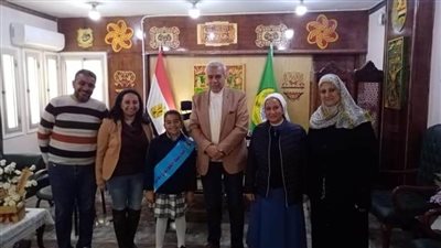 وكيل وزارة التربية والتعليم بالإسماعيلية يستقبل طالبة