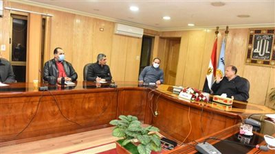 محافظ أسيوط يؤكد استكمال خطة الرصف بالمراكز والقرى