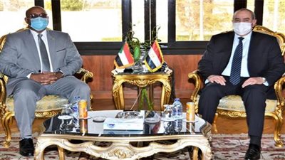  وزير الطيران يلتقي وزير النقل السوداني