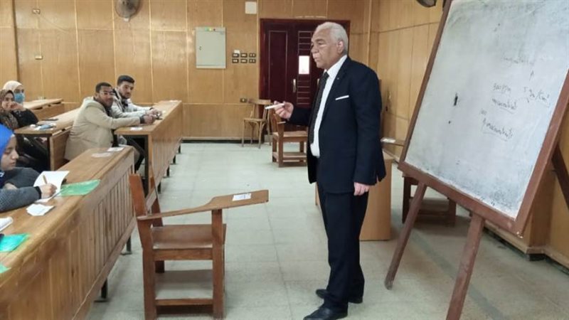 من جانب الدورة