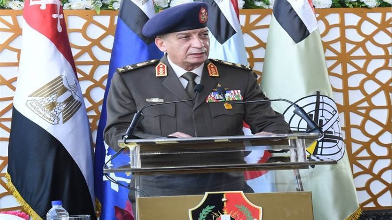 وزير الدفاع يشهد