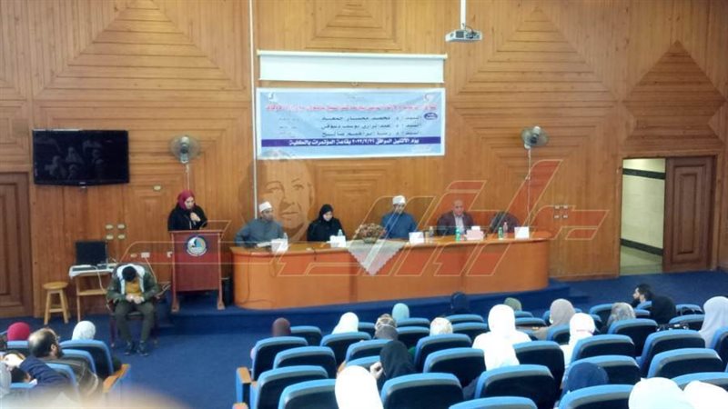 خلال الندوة