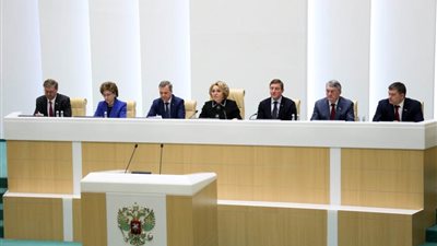 مجلس الاتحاد الروسي يوافق على طلب بوتين باستخدام القوات المسلحة خارج البلاد