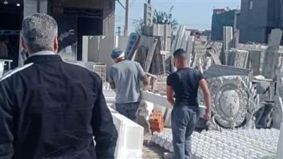 رفع وإزالة ٤٣٥ إشغال طريق ثابت ومتحرك فى حملة بالبحيرة 