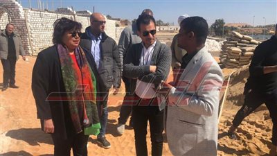 وزيرة الثقافة تتفقد الأعمال الإنشائية لمشروع قصر ثقافة أبو سمبل بأسوان