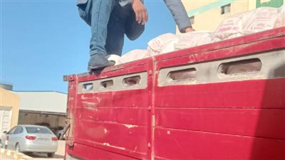 تموين برج العرب تضبط 7 أطنان سكر تمويني مهرب 