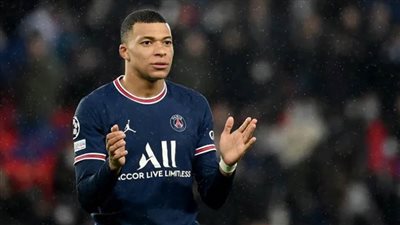 سباق ضم جرافينبيرش ومبابي في باريس ومدافع الأهلي في المنتخب وترتيب أوراق كيروش 