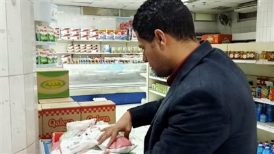 تموين وسط تضبط مصنعات لحوم مجهولة المصدر