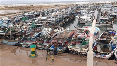 توقف حركة الملاحة البحرية لسوء الأحوال الجوية بكفر الشيخ