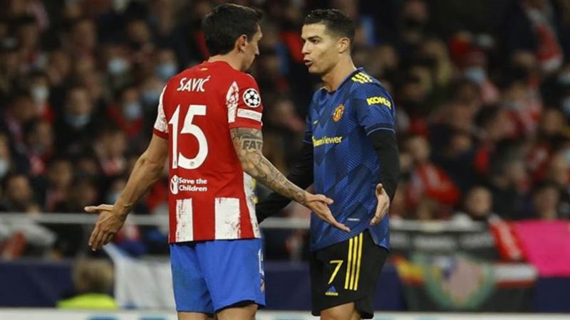 مانشستر يونايتد يخطف