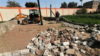 الوحدات المحلية تواصل حملات إزالة التعديات على الأراضي أملاك الدولة بسوهاج